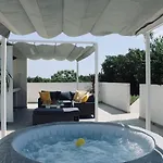 Mit Grossem Garten Und Grillbereich