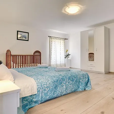 Mit Grossem Garten Und Grillbereich * Valtura