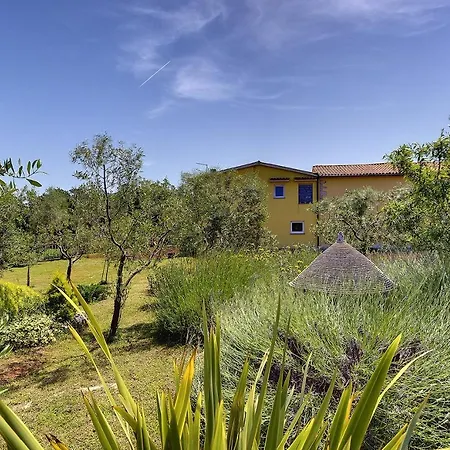 Mit Grossem Garten Und Grillbereich * Valtura