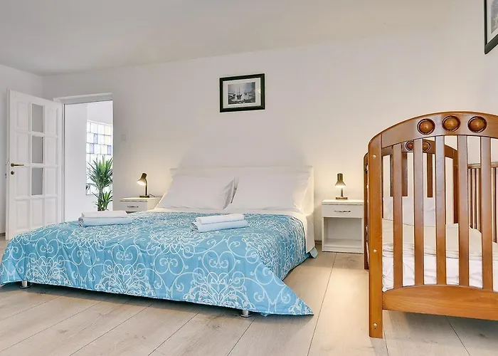 Mit Grossem Garten Und Grillbereich * Valtura