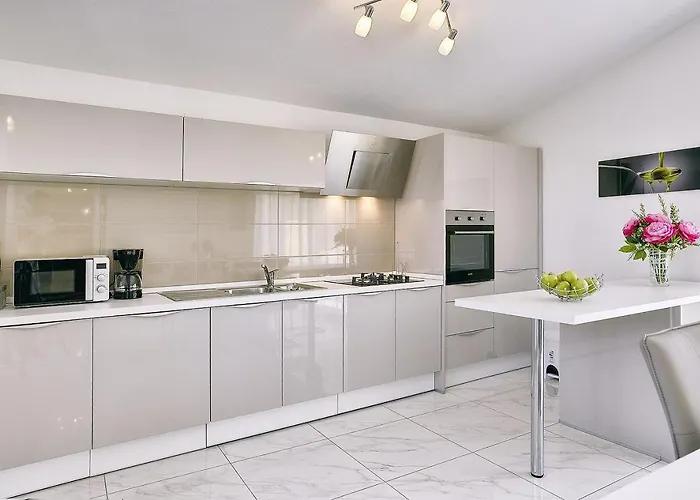 Mit Grossem Garten Und Grillbereich Apartment *